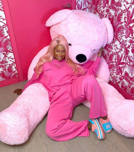 cuppy music with giant pink teddy bear bigted